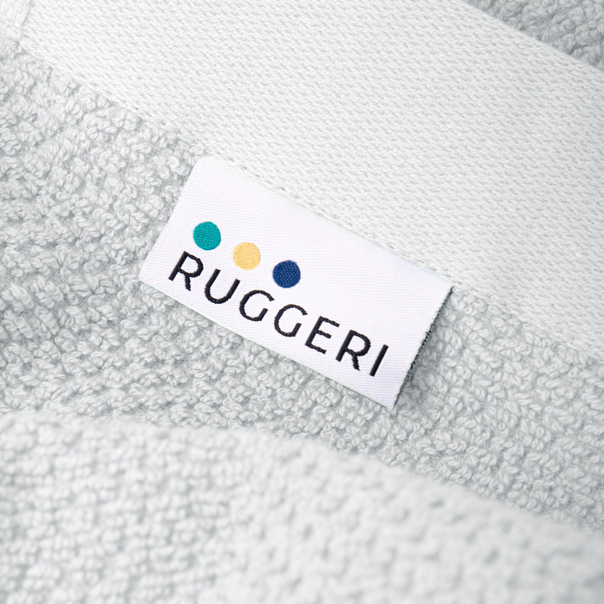 #colore_bianco candido