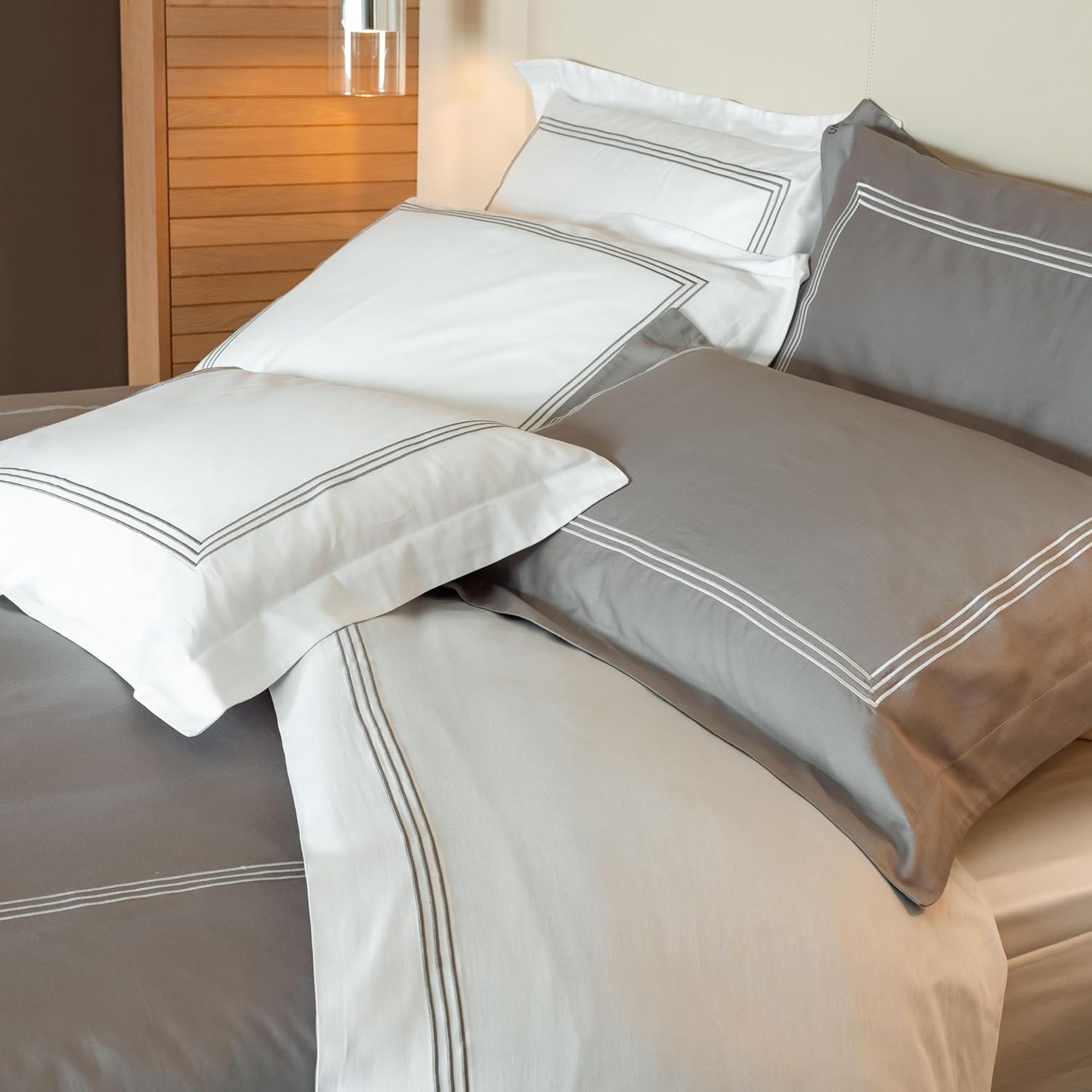 Lenzuolo Sopra Matrimoniale 240x280 cm - 100% Raso di Puro Cotone - Collezione Hotellerie Parah (Bianco)