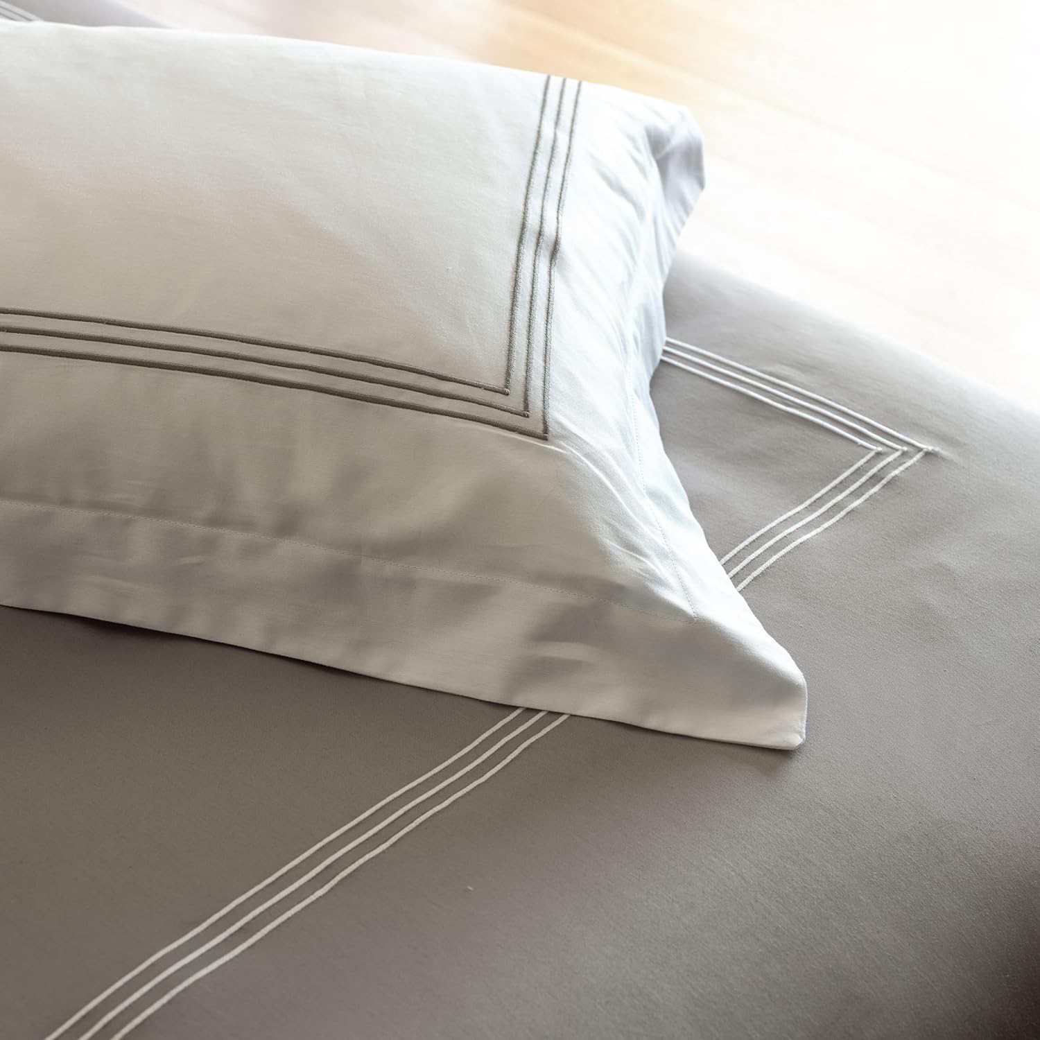 Lenzuolo Sopra Matrimoniale 240x280 cm - 100% Raso di Puro Cotone - Collezione Hotellerie Parah (Bianco)
